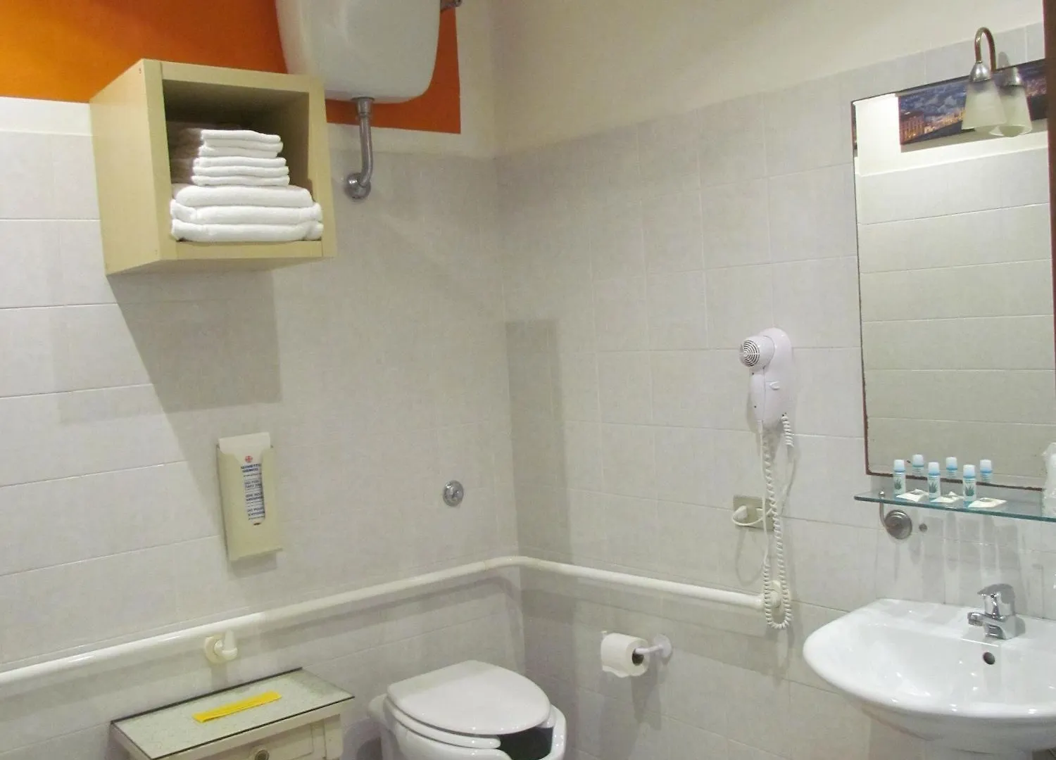 Althea Rooms Florence 2*,  Italy